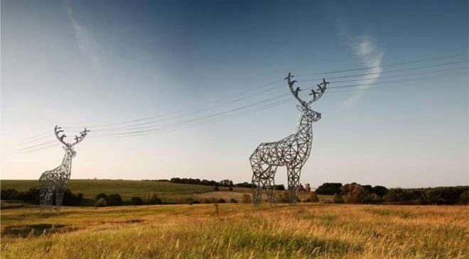 Les pylônes électriques sont de véritables œuvres d’art en Islande
