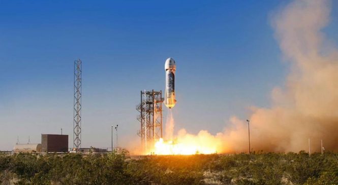 La fusée du patron d’Amazon réussit un atterrissage à la verticale