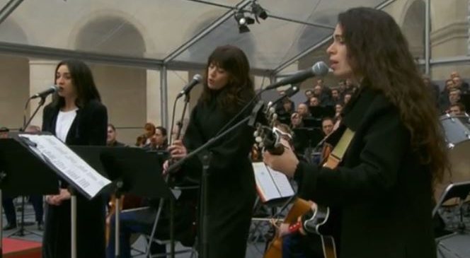 Nolwenn Leroy, Yael Naim et Camélia Jordana rendent un hommage émouvant aux victimes