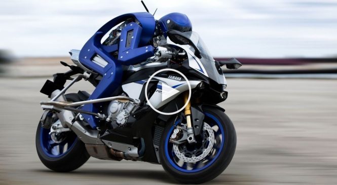 Motobot, le robot motard de Yamaha capable de piloter une moto!