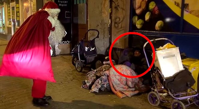 Le Père-Noël s’approche d’un SDF qui dort, il ouvre son sac et la suite est magnifique!