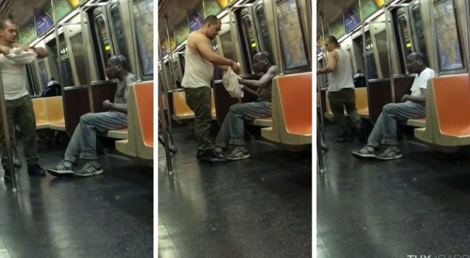 Émouvant : Un homme offre son t-shirt à un SDF torse nu dans le métro de New-York