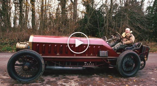 Il restaure une voiture âgée de 100 ans avec un moteur d’avion!