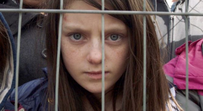L’enfer que vit un réfugié à travers les yeux d’une fillette européenne