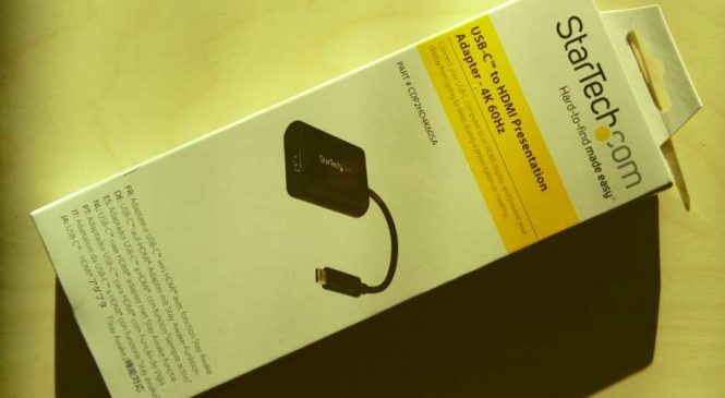 Un adaptateur USB-C vers HDMI prévu pour les présentations