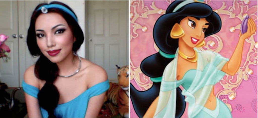 Elle s’amuse à se transformer en princesse Disney avec du maquillage