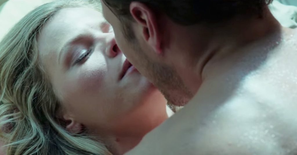 Voici à quoi ressemble le tournage d’une scène osée à Hollywood!