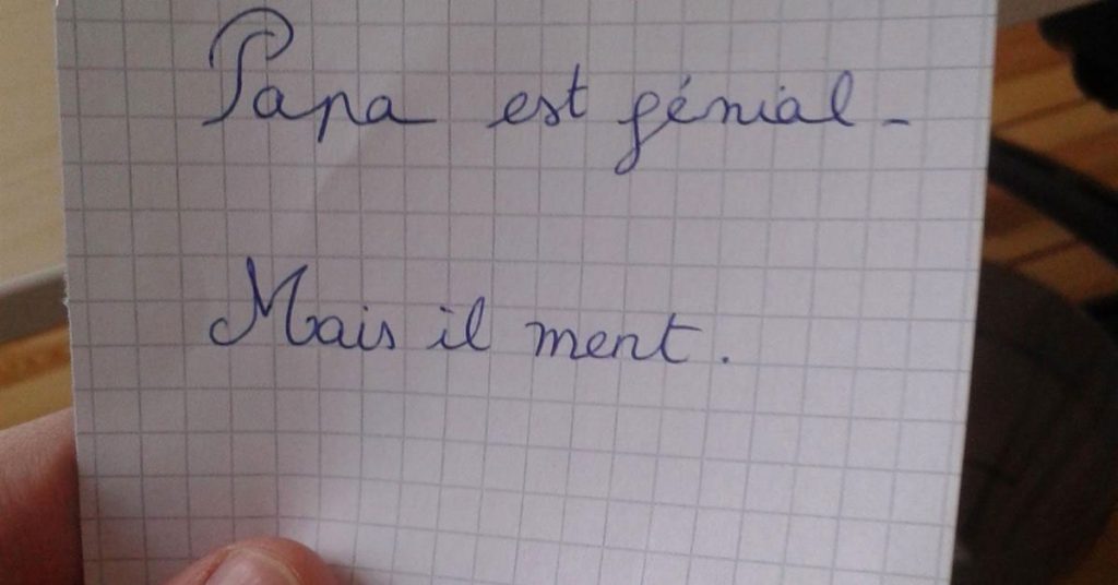 Jour après jour, il ment à sa fille et s’enferme dans les toilettes pour pleurer