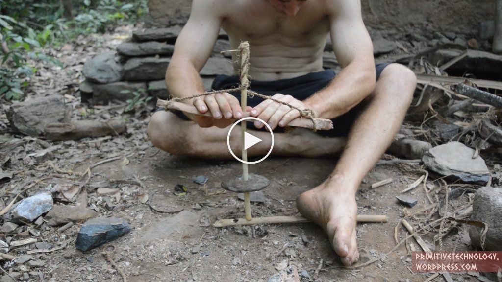 La fabrication impressionnante d’un outil pour faire du feu