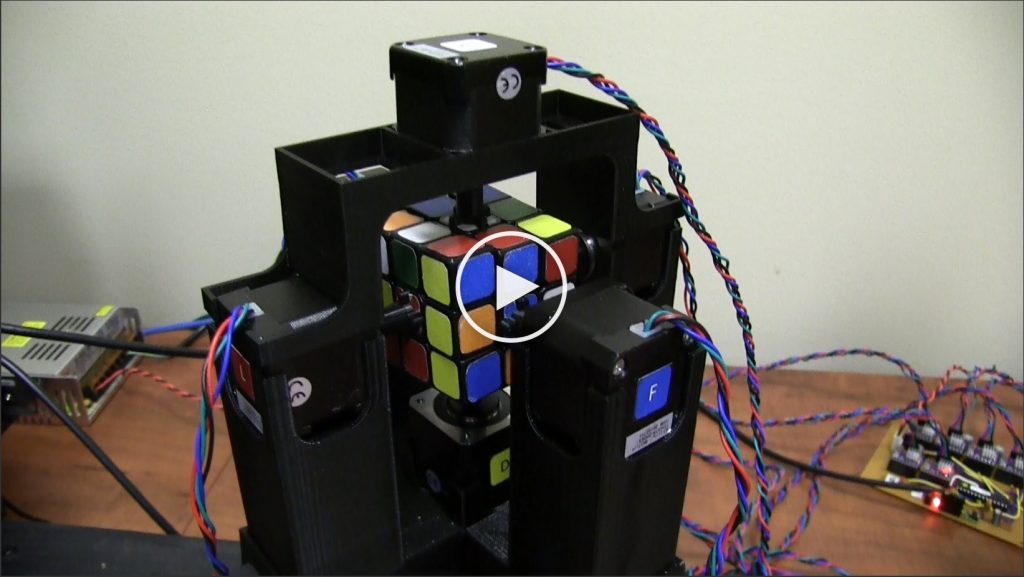 Ce robot résout un cube Rubik en 1,1 seconde!