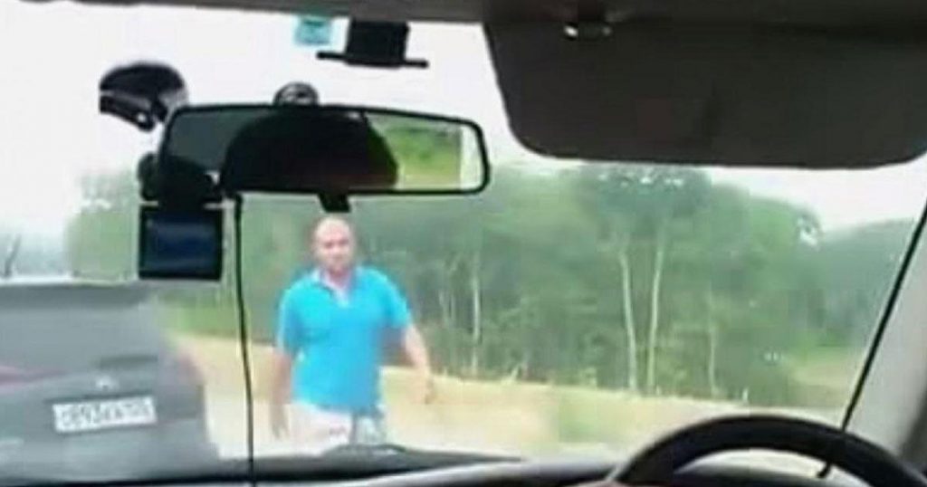 Enragé, il stoppe sa voiture en pleine autoroute et sort se battre, mais le regrette sur le champ!