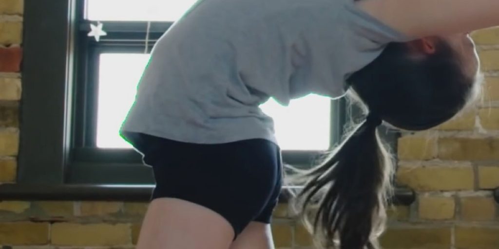 Une caméra nous offre ce que ce père fait en secret avec sa fille de 10 ans. La mère reste sans voix!