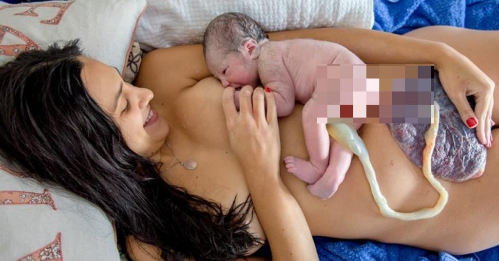 La jeune maman voulait vraiment accoucher à la maison. Les photos sont incroyables.