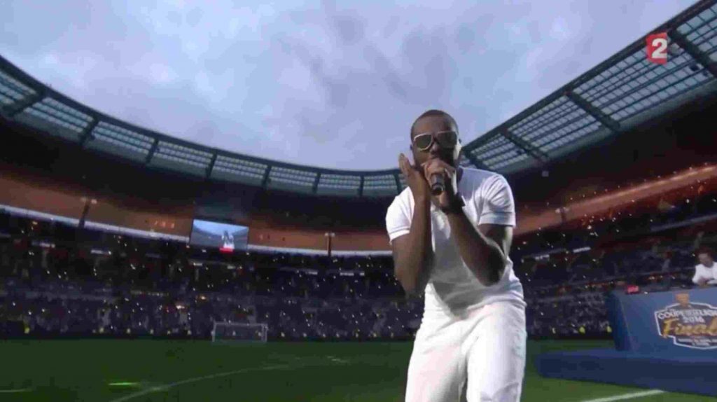 Maître Gims sifflé pendant son concert au Stade de France avant la finale PSG-Lille