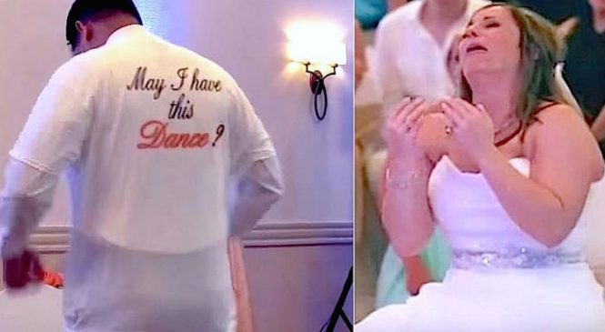 Le papa de la mariée meurt juste avant le mariage, mais quand le marié se dévoile ce qu’il y a sur le devant de son t-shirt, elle fond en larmes!