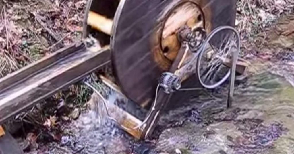 Voici une technique ingénieuse pour produire de l’hydroélectricité gratuitement avec un alternateur!