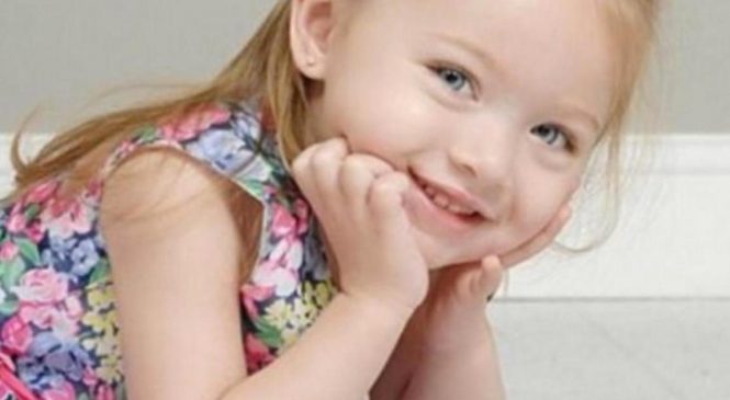 Cette jeune fille de 8 ans se rend seule dans une pharmacie, ce qu’elle veut se procurer laisse le pharmacien bouche bée!