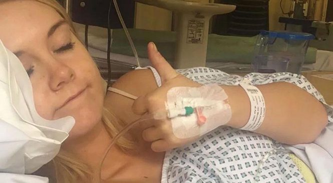 Elle se retrouve avec un vibro coincé dans le derrière suite à une partie de jambes en l’air très intense.