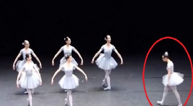Elle est en retard pour leur performance… Mais quand la musique commence… WOW!!!