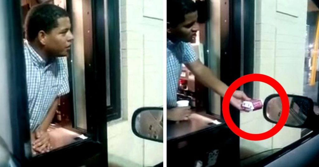 Un employé de McDonald’s prétend donner un sandwich à un sans-abri, ce qu’il fait? ENRAGEANT!