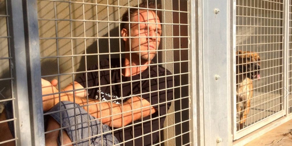 Rémi Gaillard va s’enfermer – et se filmer – dans une cage de la SPA 24h/24
