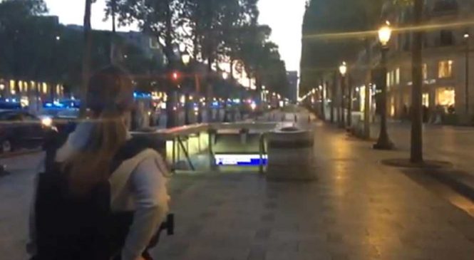 Fusillade au Champs Elysées : Un homme avec une kalachnikov touché