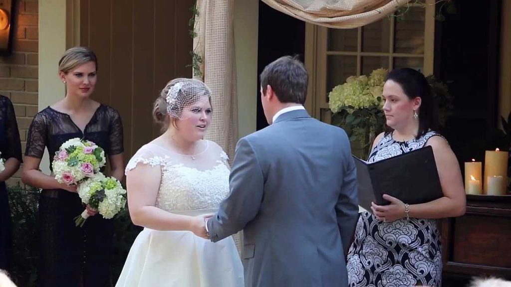 La maire ruine totalement la cérémonie de mariage d’un jeune couple