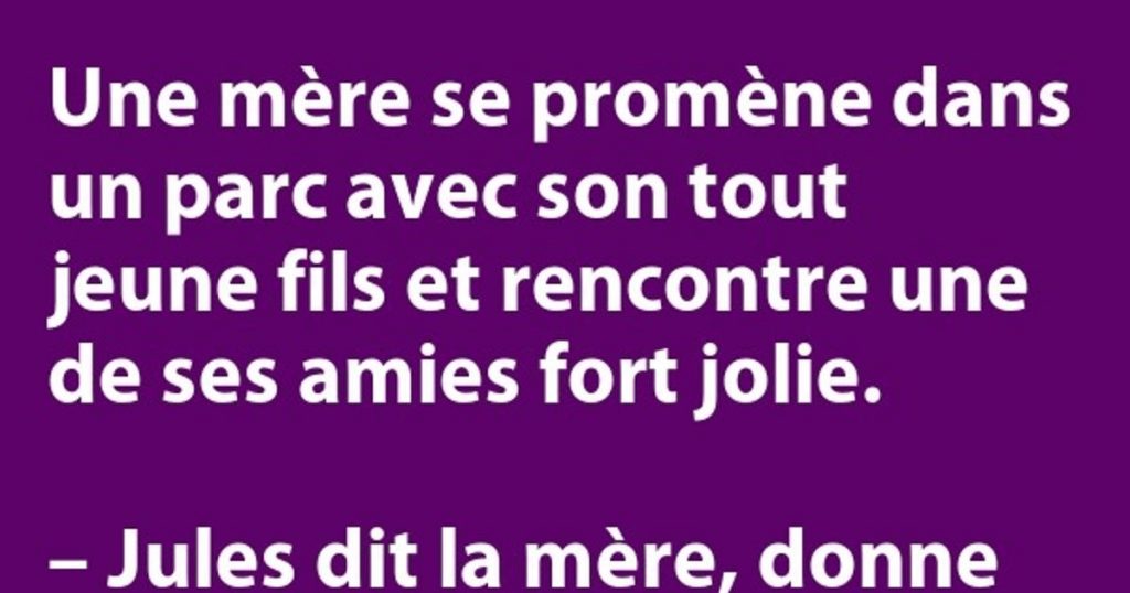 Une mère se promène dans un parc avec son tout jeune…