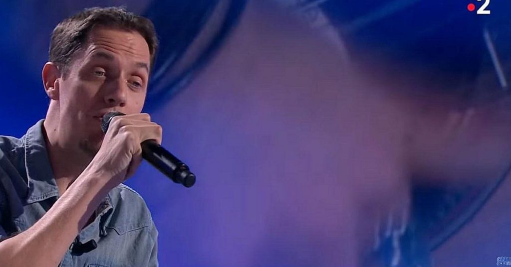 Grand corps malade chante pour sa femme et fait pleurer le public