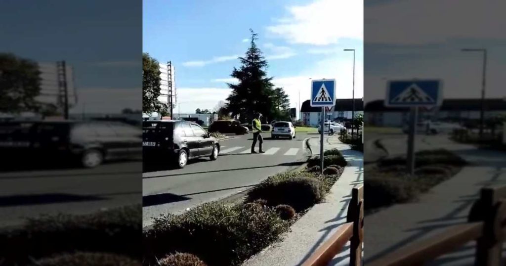 Elle est morte de rire en filmant son mari gilet jaune tout seul
