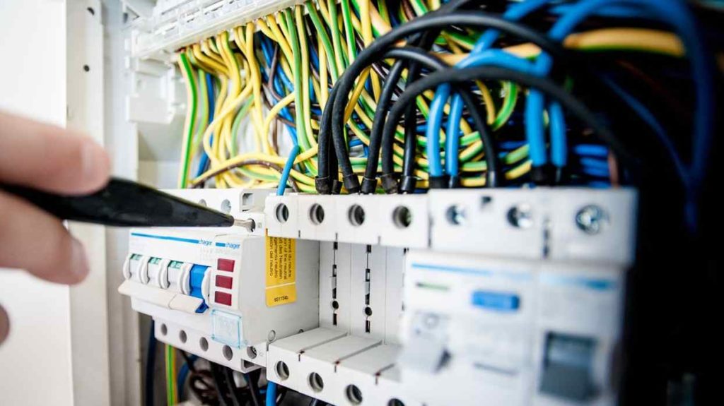 Comment baisser sa facture d’électricité en 10 étapes ?